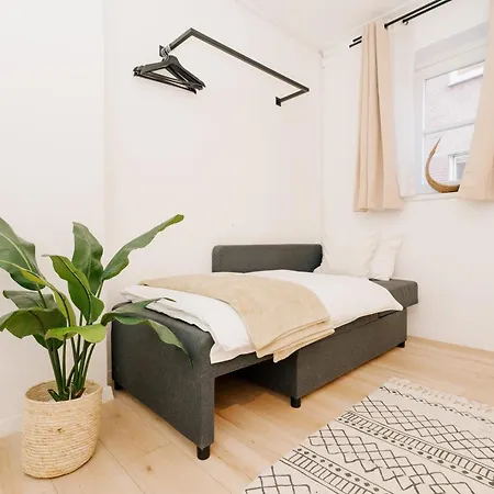 Apartament City-apartment Kreuzviertel-laedchen-60 Qm *