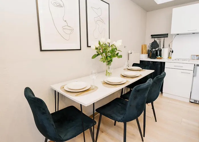 City-apartment „kreuzviertel-lädchen“mit Parkplatz